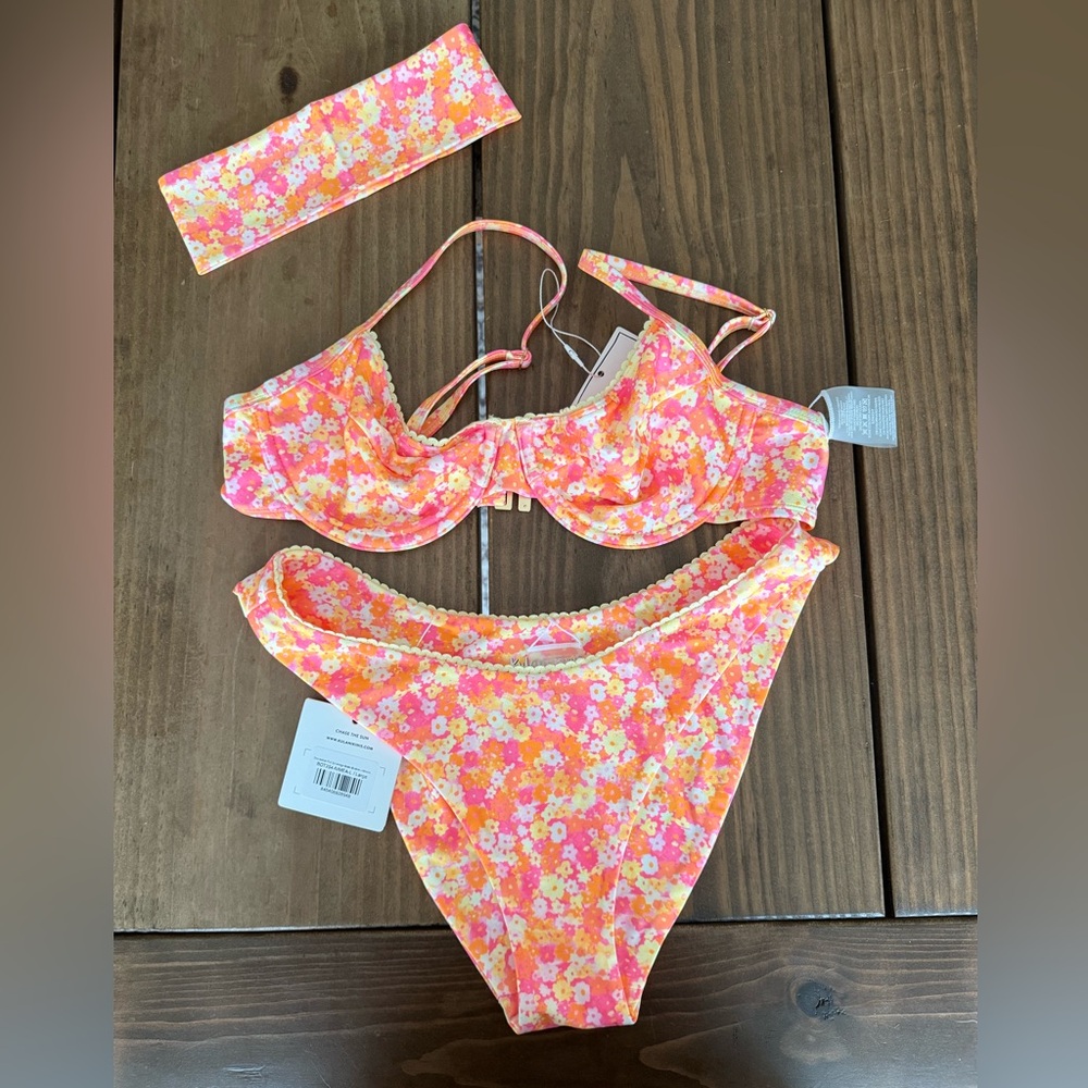 Kulani Kinis size large set with coverups! NWT Mimosa